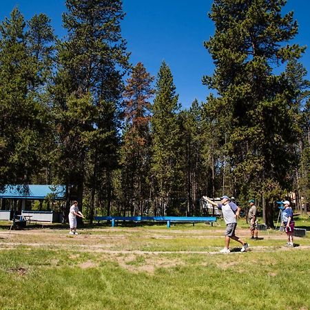 Bend-Sunriver Camping Resort 24 Ft. Yurt 12 Dış mekan fotoğraf