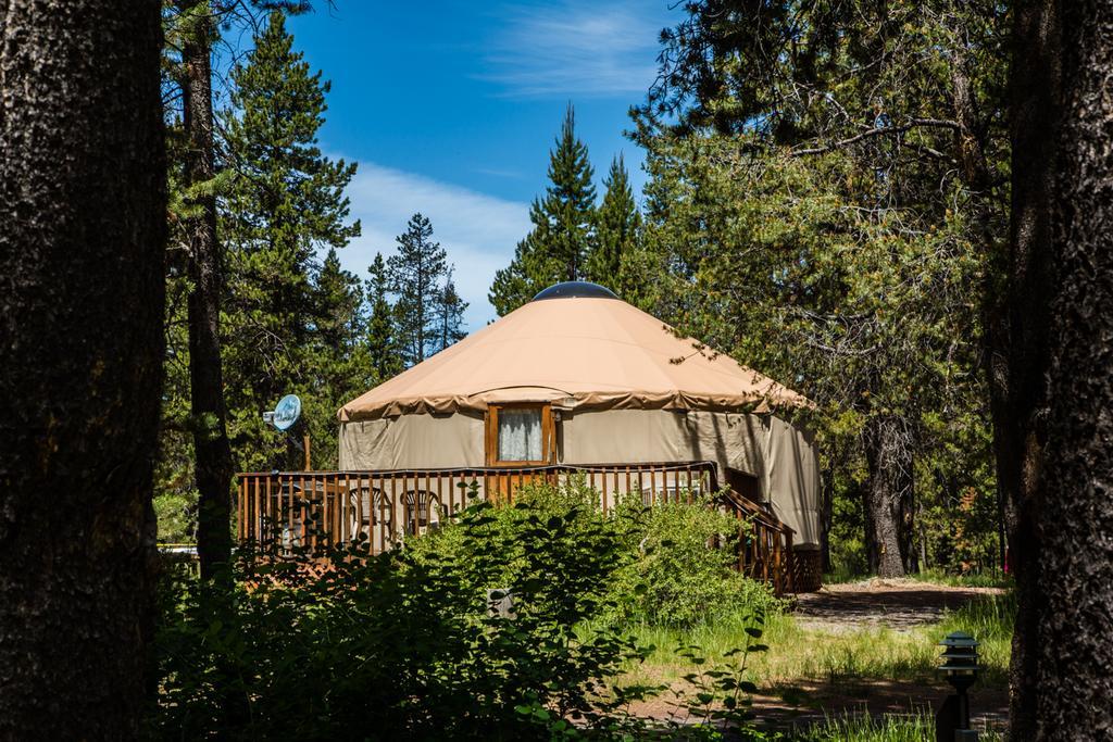 Bend-Sunriver Camping Resort 24 Ft. Yurt 12 Dış mekan fotoğraf