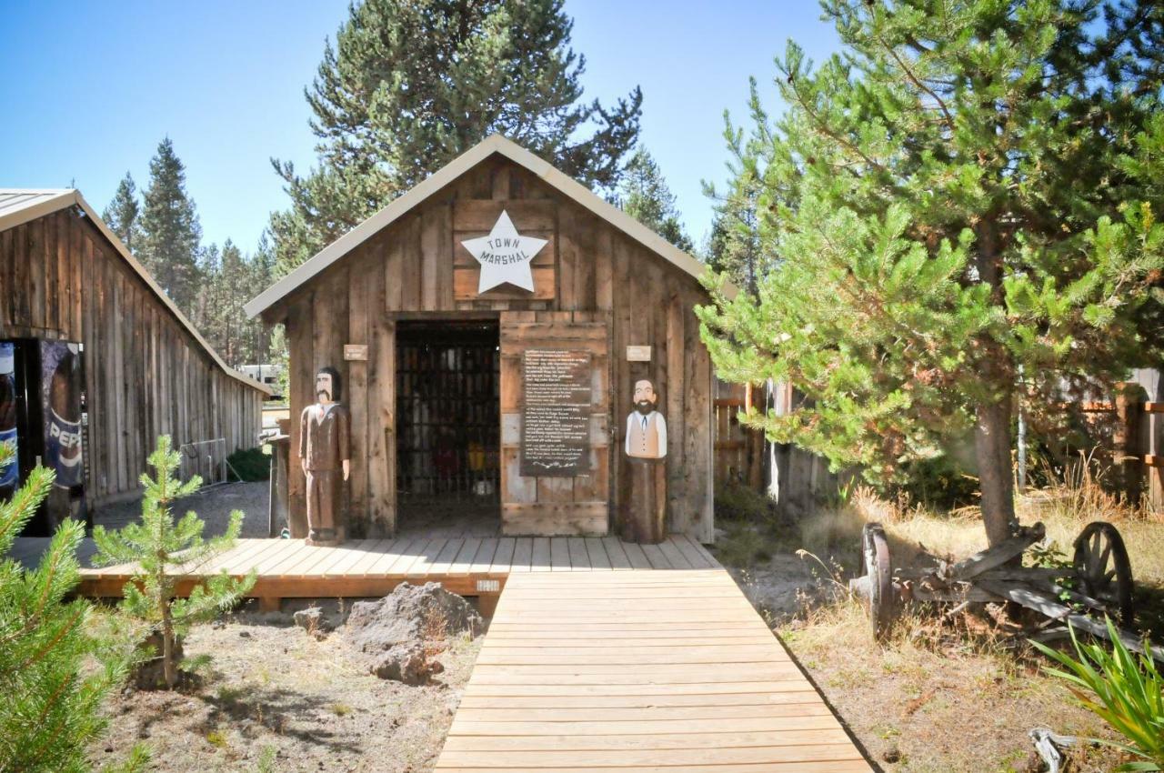 Bend-Sunriver Camping Resort 24 Ft. Yurt 12 Dış mekan fotoğraf