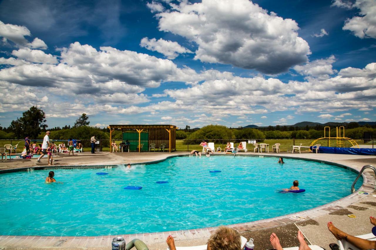 Bend-Sunriver Camping Resort 24 Ft. Yurt 12 Dış mekan fotoğraf