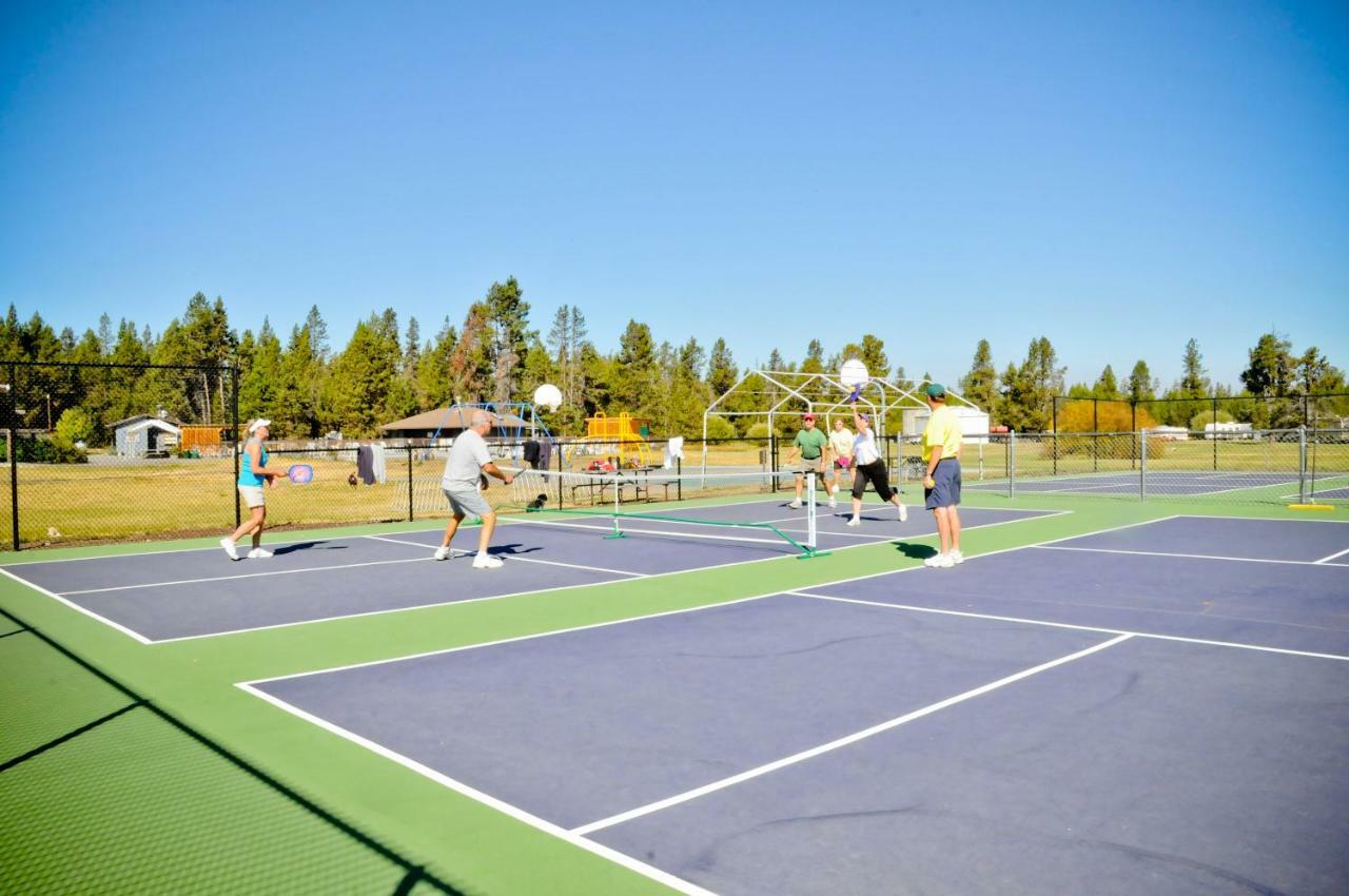 Bend-Sunriver Camping Resort 24 Ft. Yurt 12 Dış mekan fotoğraf